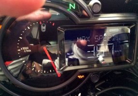 До 320 км/ч за 17,8 секунд. Цена 2125000. Шах и мат. 
Хотя справедливости ради… машины всё ещё быстрее. Но и всё ещё дороже. В разы.