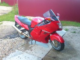 Хороший мотоцикл?  Надеюсь автор шутит. 
Вот что выпускали в 2002 году. Это так, навскидку.