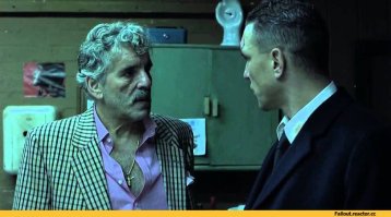 "Дай мне эту пищалку.
В прошлый раз он ее грыз и молчал.
Эй, только не глотай.
Он не сможет ее проглотить...
...Ну и как мне теперь достать эту игрушку?
Возможно, он ее выкашляет.
А с ним все будет нормально?
Надеюсь, нет...
...Она пищит, бл"дь такая!
А ты что, никогда не слышал как собаки пищат?
Дай мне этот чертов пистолет!
Я пристрелю эту псину!...
...Я не сразу, но согласился - при условии,
что он сперва отвезет ее к ветеринару.
Своим писком она уже просто достала.
И ветеринар обнаружил у собаки в желудке
наполовину переваренный ботинок,
игрушку-пищалку и...
...бриллиант весом в 84 карата."(с)