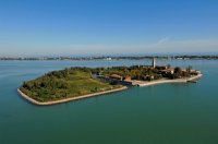 Остров Повеглия. Там в свое время находилась весьма кавайная психушка