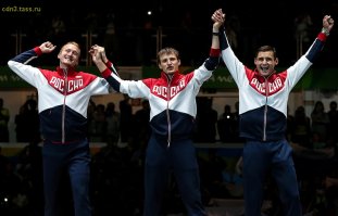 Тимур Сафин, Алексей Черемисинов и Артур Ахматхузин - золото в командном турнире на рапирах