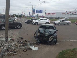 Плохо, что вообще не убрался, а отделался царапинами.... Синее мудло.