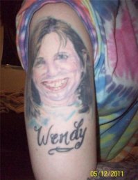 Александр Рева на татушки? Если кто не знает то чувак с камедиклаба.