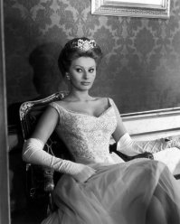 НИчего, тоже тетя была что надо)