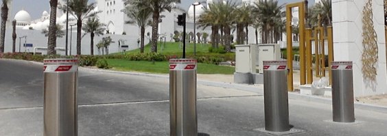 если бы у руководства былоб желание препятствовать подобным пидросам, то установить вот такие столбики не составилоб огромных затрат......
никому это не надо, вот и все.
а того ..андона который ездил накол,