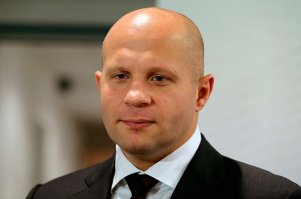 А мне продавцы не грубят. Это из-за того, что я сам очень вежливый и спокойный.
Граждане, будьте взаимовежливы!