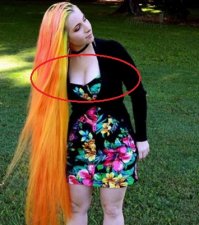 кто бы что не говорил, но судя по первому фото можно сделать вывод, что растила 11 лет она не только длинные волосы