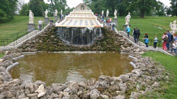 Шахматный фонтан. К слову о коричневой воде. Попробую выложить покрасивее фото