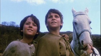 Еще помню в году так в 90 смотрел в кинотеатрах "Мио мой Мио". До сих пор помню рыцаря Като:) А вот, что там игра Кристиан Бейл узнал относительно недавно. Шикарный фильм для детей! Жалко, что так быстро летит время....:)