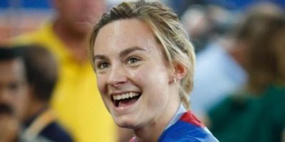 Новозеландская бегунья прервала забег, чтобы помочь упавшей сопернице