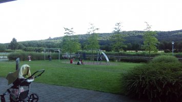 Что за бред ты несешь?
Почитай что такое патриотизм. То что несешь ты-это "хоть ссы в глаза все божья роса". Патриотизм -это не отсутствие мозгов способности анализировать и восприятия объективной реальности.
Что тебе дадут мои доказательства? 
Ну на если полегчает.
Муж сейчас лежит в больнице. Совершенно обычная районная клиника, город меньше 100 тыщ. населения. Обычная стандартная палата на одного, без всякого вип, "добровольной благотворительности" и т.д.
Могу много чего и рассказать и сравнить. На нафига? Кто хочет жить в мире розовых единорогов-да на здоровье.