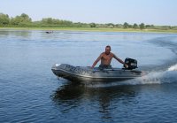 У меня такая яхта, чуть чуть дешевле чем у них, но зато тоже с мотором.