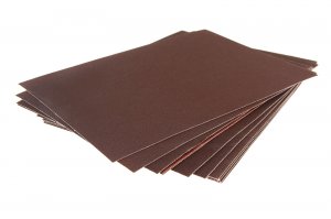 На, держи. Будешь и отёсанная, и отшлифованная, а заодно и не такая тупая.