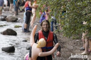 Ежегодный сплав на надувных женщинах через Лосевские Пороги, Карельский перешеек.