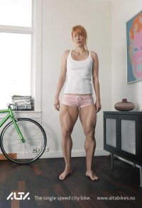 Реальная фигура реальной велосипедистки