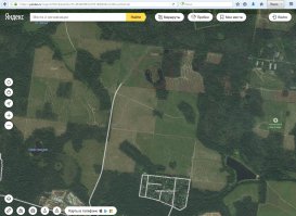 Вот это болотце.. раньше вместо полей были леса. Всё вырубили якобы после короеда. Дорога до В.Ч. был шикарный асфальт, катались на роликах. На машине и велике можно доехать. Подобных круглых озёр и болот в подмосковье много.