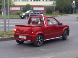 Еще из Оки прикольные пикапы делают. Вот, например, такой в Подольске катается.