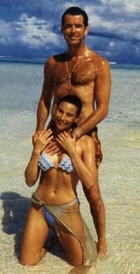 броснон с женой. молодые.