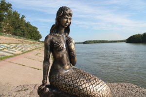 А вот казахская "красавишна", на берегу реки Иртыш.