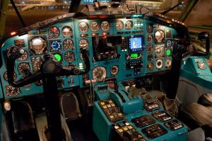 Ну тогда уж нужно добавить и родные "будильники" Ту-154