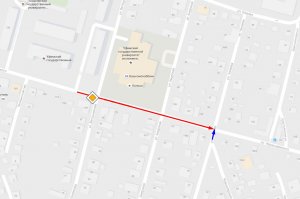 Какой-то идиот в ГАИ сэкономил на знаках.
Судя по видео : регик ехал по Чернышевского и видел только один знак "Главная дорога" - аж на первом перекрестке Ветошникова !
Он мог вполне выехать позднее, например, на Амурской и тогда про знак "главная дорога" он бы вообще не знал !
А то что у тетки где-то там есть знак "уступи дорогу" по самому видео он даже догадаться не мог.
А ПДД предписывают руководствоваться тем что ТЫ САМ видишь, а не догадками о том, что кто-то там видит.