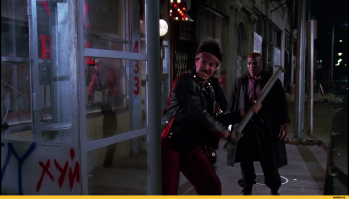 Самую баянистую нельзя не упомянуть из "полицейской академии":