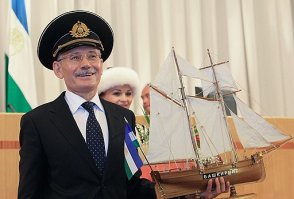 Какой капитан, такой  и курс...