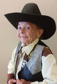 А еще нет этого актера. Mihaly 'Michu' Meszaros - главный герой (в гриме) в сериале Альф. Недавно скончался, грустно.