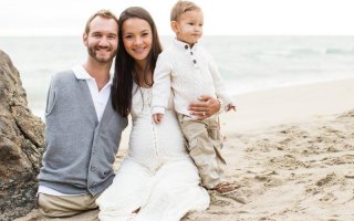 у меня есть ноги и руки и я не умею кататься на серфе.
а он умеет.