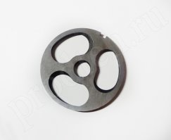 Автор - молодец, но не совсем. Ошибок - море. Как кричал небезизвестный мужик "НЕПРАВИЛЬНО!!! широкую на широкую!!!" 
Короче, все неправильно, ну или почти все. (Да, я сам иногда дома делаю разную колбасу.)
Итак. В чем основные ошибки?
1. Берем 3 курицы и 2 свинные оболочки. Почему не 1? Да просто чтобы сделать 1 оболочку надо минут 30, а две минут 40. Поэтому лучше сделать две и лишнее заморозить. Одна кишка - 3 метра, так что нужны именно 3 курицы (не цыплята).
2. Тут у автора  все верно - срезаем мясо откуда можно, и всю кожу (кроме жопы и шеи, в жопе кстати вредная железа, так что жопу вообще надо выкидывать).
3. Дальше у автора явные ошибки. Он говорит про "резать" и про "мясорубку". Если нет мясорубки - то конечно мелко резать, а если есть, то не резать а.... использовать рубящий резак (фото внизу). У меня вообще не из 3 окон, а из 2 больших. И не надо кожу отдельно измельчать, все вместе с мясом. Поверьте - оно все перемешается и спечется.
4. Дальше тоже верно. лук туда и чеснок, да чеснока чем больше  - тем вкуснее, специи, соль.
5. А вот дальше опять ошибка. В полученный фарш надо добавить жидкость - воду (ну или что захотите, хоть молоко, хоть маринад, хоть пиво или что угодно). Колбаса будет мягче и сочнее. Сколько? Ну на глаз. Просто сначала фарш втягивает воду моментально. налил стакан, только начал мешать - а воды то уже нет. Вот когда уже будет струдом втягиваться - значит хватит.
6. из бутылки набивать - либо нереально, либо мазохизм двухчасовой, либо маленькая, коротенькая колбаска. Берем мясорубку, убираем нож. Шнек выдавливает фарш и не измельчает его уже. Сразу так нельзя - измельчать и набивать - мешать надо . )))
Итак, одеваем типовую насадку (на фото внизу) и натягиваем эту оболочку на эту насадку. Процесс напоминает другой похожий процесс с натягиванием изделия #2 )))
Ну и все - колбаса сама вылезает на подготовленный , смазанный маслом противень (не жарить, а предварительно складировать там).  Через каждые 20-25 см перекручиваем кишку на 2 оборота.