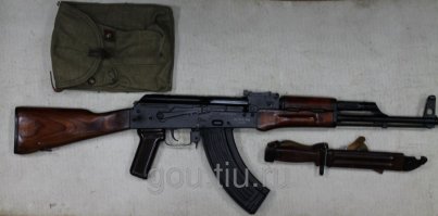 Чушь какая то, по цене настоящего покупать макеты. Любой из огражданеных, старых моделей АК, СВТ, ППШ, РПК, даже максим, можно купить дистанционно, их вам пришлют спец связью при наличие у вас денег и разрешение на приобретение нарезного оружия. Вот например на "Молоте".