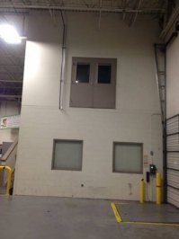 Тоже кода-то ржал. А потом увидел, как отрылись двери, оттуда выдвинули кран и разгрузили грузовик.