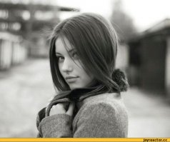 billgilbert
Это из анимэ культуры. 
Анимешники стараются  не палиться  но некоторые вещи  не имеют  аналогий в  других культурах. Разве что французское моэ близко по смыслу. Милые и  симпатичные это не синонимы слову "каваи"

- Если утрировать то  то что кавай - то должно быть слегка пи**анутым. 
Или  не слегка...