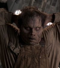 Напомнил люди в чёрном.