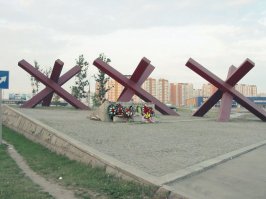 Памятник  в Химках, Ленинградское Шоссе.