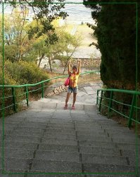 Отдыхали в этом году в санатории в Понизовке (Большая Ялта). Для меня это была первая поездка после многолетнего перерыва. Что я могу сказать: Крым есть Крым. Обалденный пещерный город Чуфут-Кале, Ялта, Никитский ботансад, Гурзуф, Бахчисарай... К сожалению, учитывая то, что были мы вдвоем с ребенком, особо поколесить не удалось. Из плюсов: всё явно восстает из руин. Объездная дорога из Симферополя сильно порадовала состоянием. Собственно, как и Южнобережное шоссе. Никитский ботансад в отличном состоянии, несмотря на многолетние попытки разорения (разговорилась с сотрудницей НИИ). Крымчане в целом очень рады присоединению к РФ, из недовольных - барыги, сдававшие сырые кельи по сто баксов за ночь, бомбилы, возившие из Симферополя в Ялту штук за 6-7 тыр и отдельные представители местной администрации  Рабочий люд, повторюсь, рад. Из минусов: разрушено морское сообщение Гурзуф - Севастополь, но зимой обещают восстановить; цены на продукты взлетели, но не сказать, чтобы до небес; да и в целом транспортная инфраструктура и инженерка пока до ума доведены не полностью, но работа идет.
Из плюсов: Крым! Он уникален.