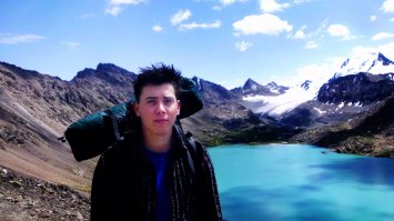 Красотища! Теперь тоже хочу на Эльбрус!) Мы в начале августа поднимались на озеро Ала-Куль (Киргизия) высота чуть больше 4000, а виды такие же прекрасные!