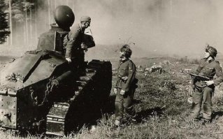 "Все верно, к сожалению очень много трофеев было захвачено немцами в первый период войны,и использовано против нас.(Ц) 
да, и не только у нас. Увы - суровые реалии. Не гнушались, собственно, ничем. В ход шли даже польские FT-17. Уж на его фоне наш 34-76 выглядит куда как современно))