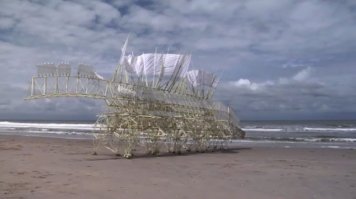 Автор бот?
Причем тут Миядзаки ?