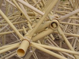 Автор бот?
Причем тут Миядзаки ?