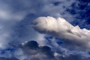 Есть облака и более зловещие...