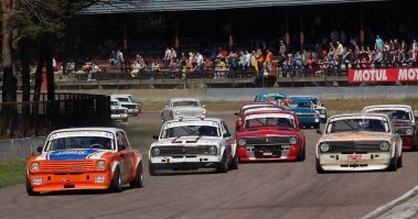 наследие прошлого.. в риге в бикерниеках тоже проходят хорошие гоночки, где все с восторгом забывают о политике