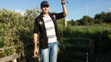 а у нас мелочь только клевала