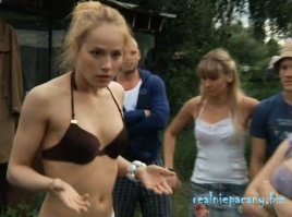 Кто сисек просил? Хотя их нет даже на фотках с сиськами, такие дела.