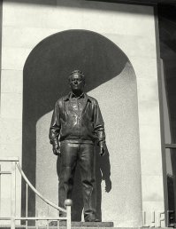 Памятник Михаилу Тимофеевичу в Ижевске