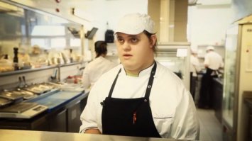 Спасибо за пост! А то задолбали посты о том как больные с синдромом Дауна то моделями становятся, то звёздами. Как-то ненатурально это. А ведь они могут быть счастливы и полезны обществу и просто добросовестно работая. Нужно лишь не издеваться над ними.