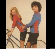 Тут и велика-то практически не видно. Какая это реклама велосипеда?
Нет, мы всё правильно подумали:)