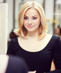 по мне так очень лапочка ))не скурвилась бы...