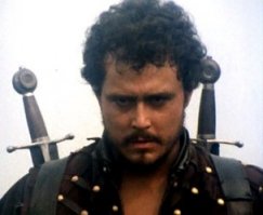 А мне очень нравился персонаж Назир, араб-сарацин. Лихо клинками орудовал.