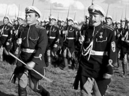 - Красиво идут...
- Интеллигенция!